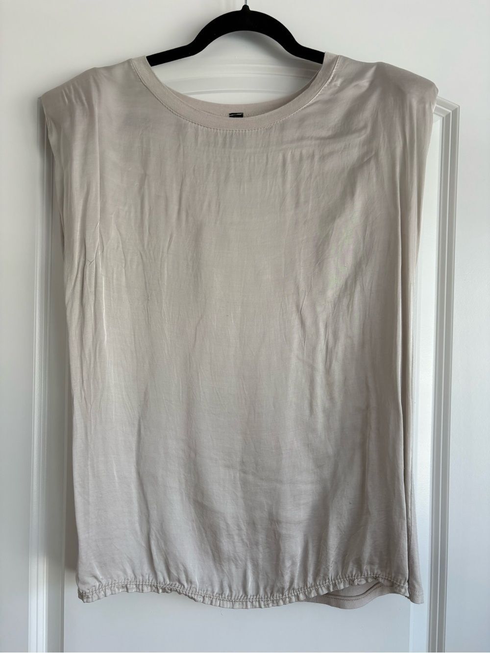 Women's Sleeveless Crewneck Tank in Light Taupe